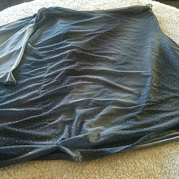 Dot's large gorgeous dress - Picture 3 of 4